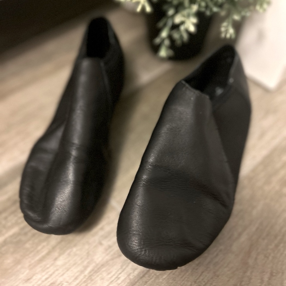 |SODANCA| girls size 3.5 theater/tap shoes. (RESELL) + shipping discount